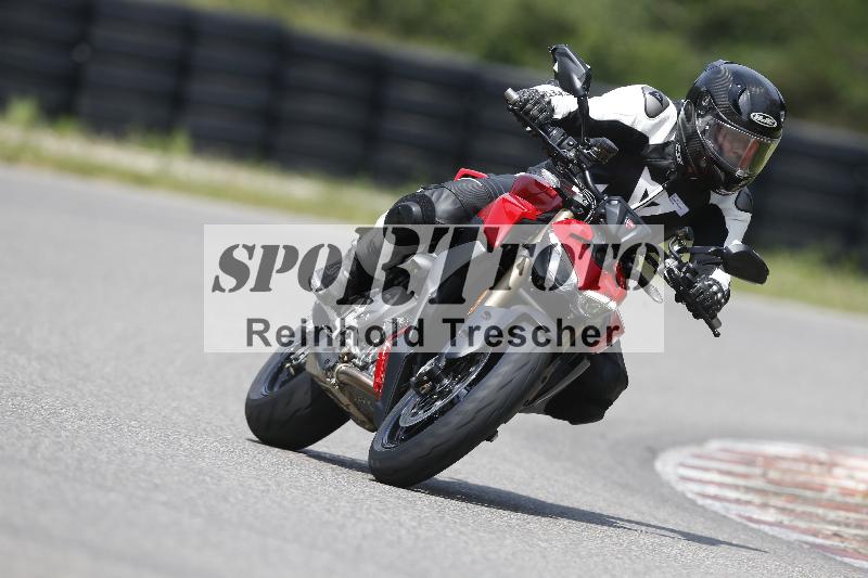 /27 12.06.2025 Ducati Schweiz Trackday Warmup  ADR/blau-bleu/ohne